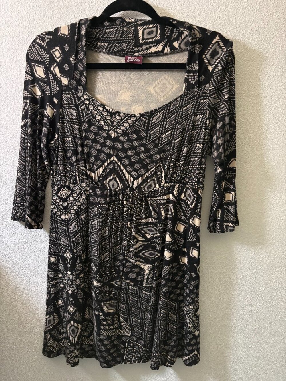 Salaam Scoop Neck Tunic with Rolled Collar Size M